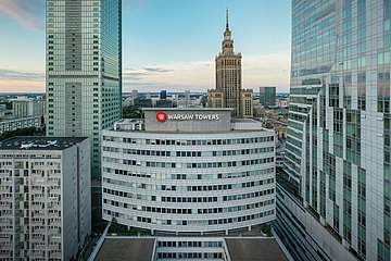 Warsaw Towers von außen 